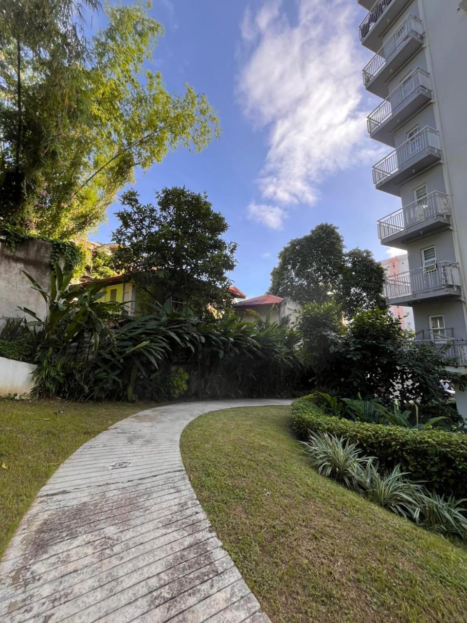Summum Bonum Bliss - Lahug Aparthotel Cebu Exteriör bild