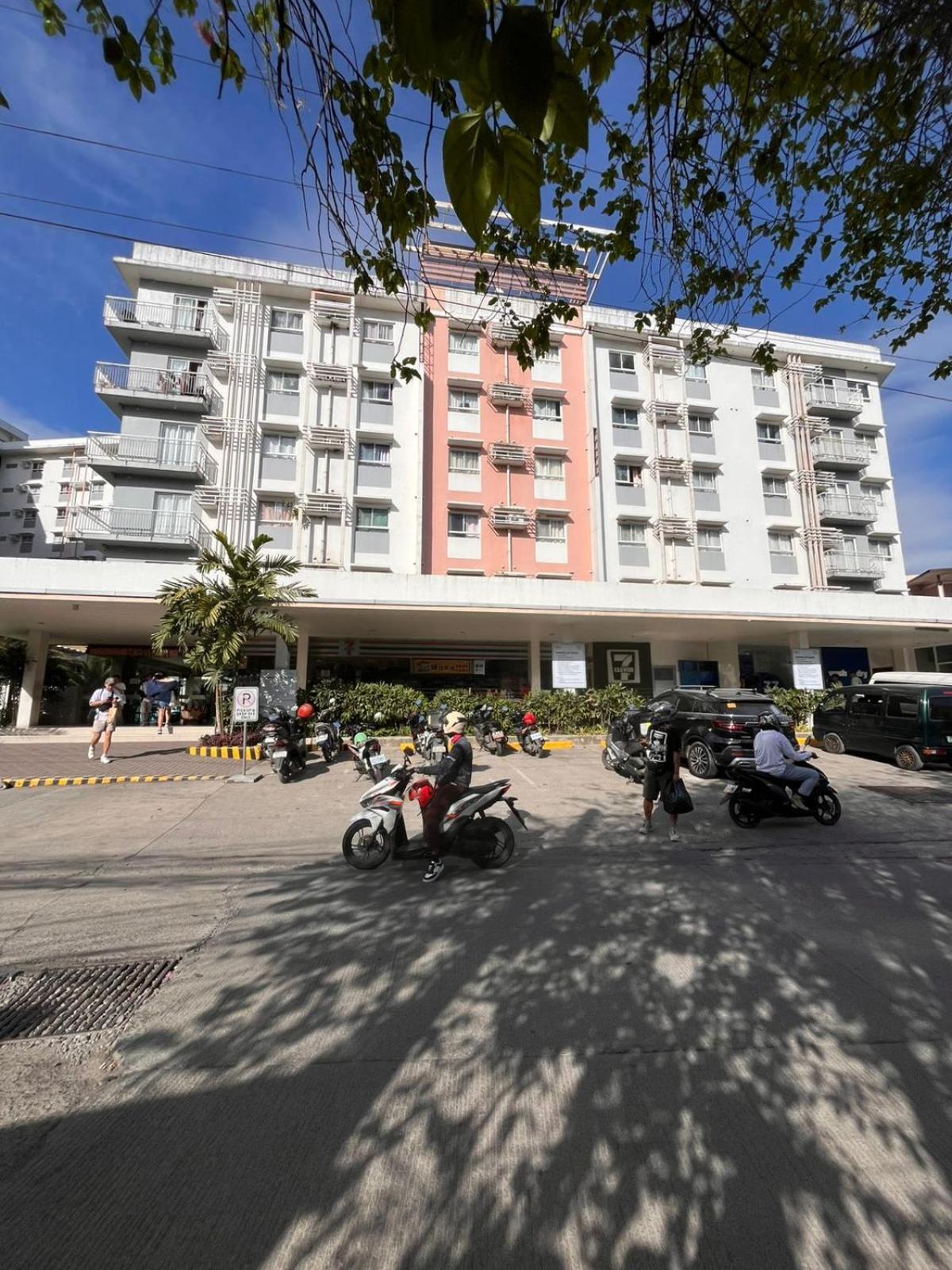 Summum Bonum Bliss - Lahug Aparthotel Cebu Exteriör bild
